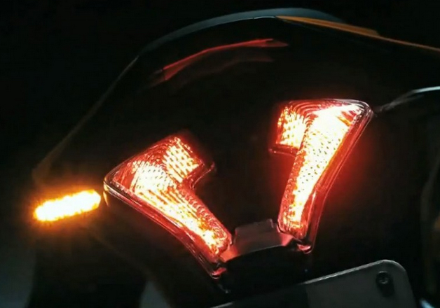 pulsar rs 200 tail light