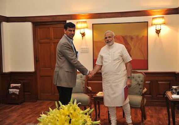 RBI governor Rajan meets Narendra Modi