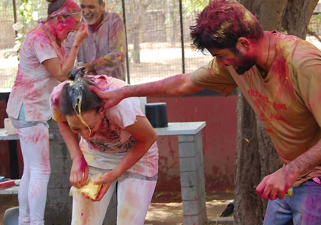 weird holi people 6