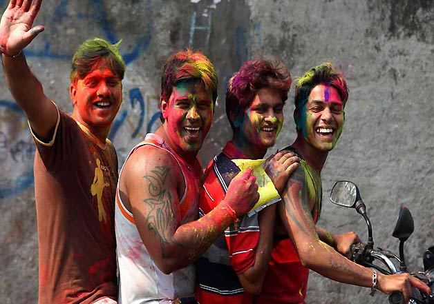 weird people on holi 7