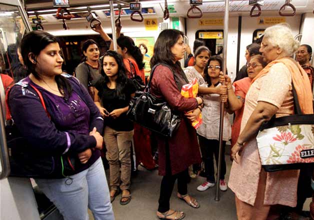 8 Types Of Women That Are Found Only In Delhi Metro Indiatv News