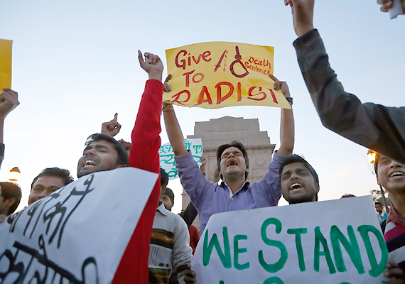 Gangrape victim taken off ventilator, all 6 accused including a minor arrested, nationwide protests