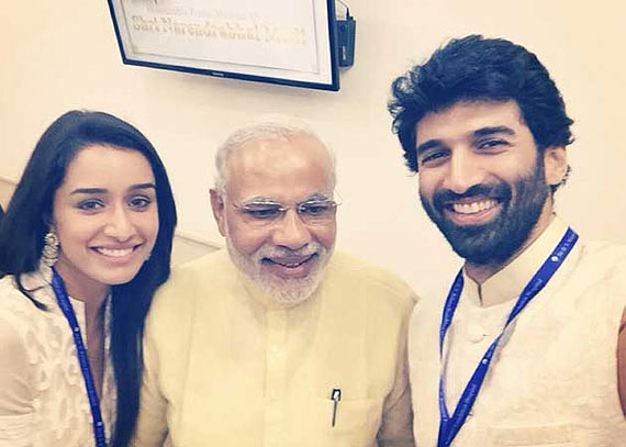Narendra Modi selfie with Bollywood celebs
