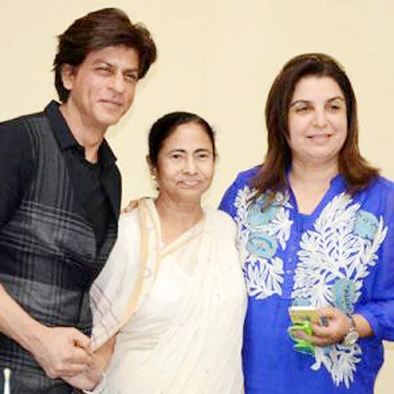 shah rukh khan and farah khan with mamata banerjee