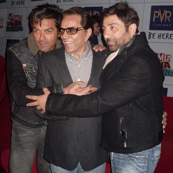 dharmendra with sons sunny and bobby