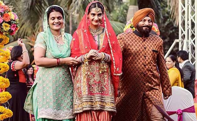 dolly ki dolly sonam kapoor title song