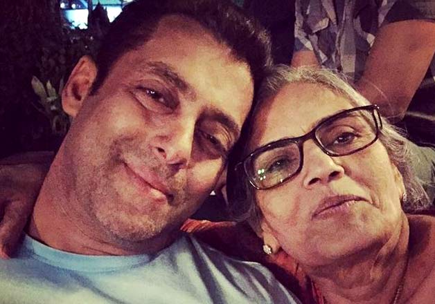 10 photos of Salman Khan along with his family-India TV News