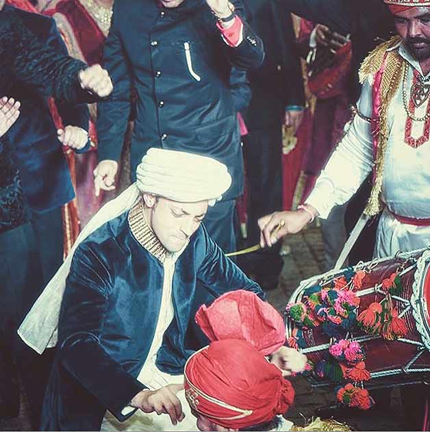 salman khan dancing at sister arpita khan wedding 