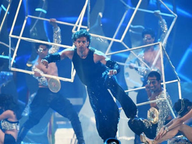 Hrithik Roshan perfroms at IPL 8 opening gala