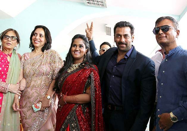 Salman Khan family at Arpita Khan wedding reception