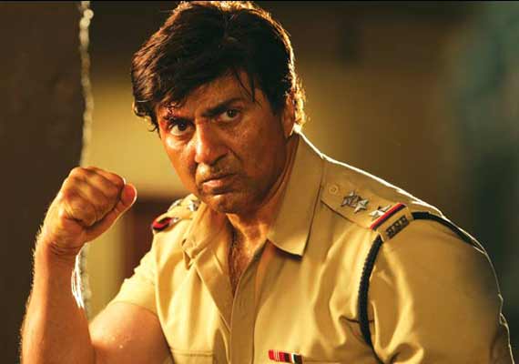 Sunny Deol delays other projects for directing 'Ghayal Returns'