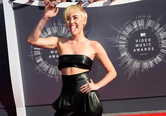 Miley Cyrus selling family estate