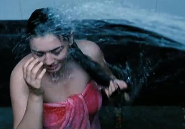 Video Featuring Hansika Motwani Taking A Shower Goes Viral IndiaTV News