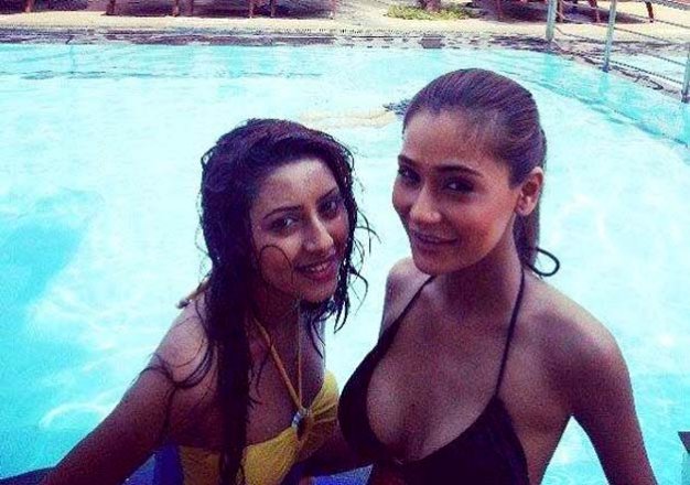 Sara Khan And Pratyusha Banerjee Bikini Pics Indiatv News