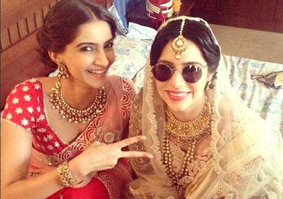 best friend in indian wedding