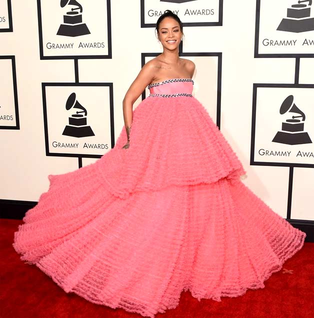 Rihanna Grammys 2015 look