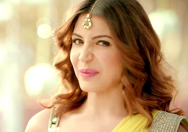 Anushka Sharma looks hot in saree in her new ad for beverage brand