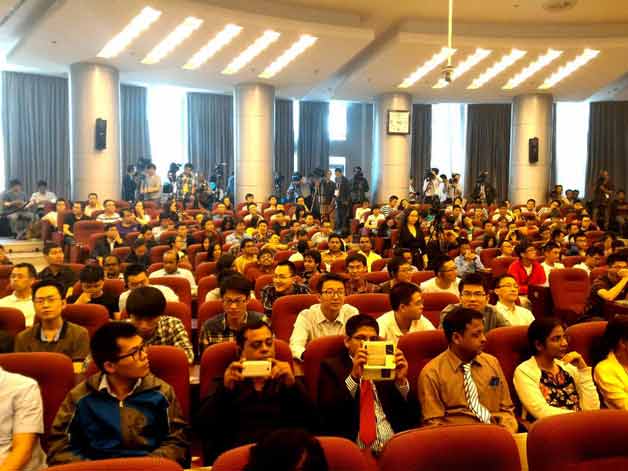 PM Modi addressesTsinghua University students
