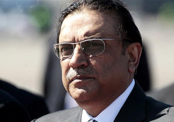Zardari heads to Dubai to placate Bilawal