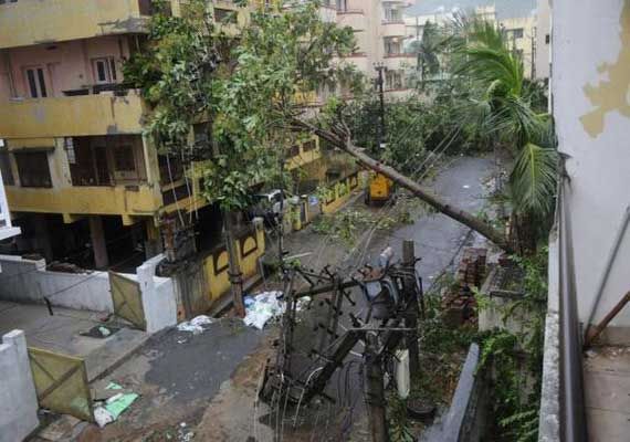 cyclone hudhud