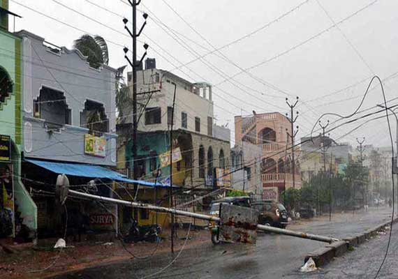 cyclone hudhud