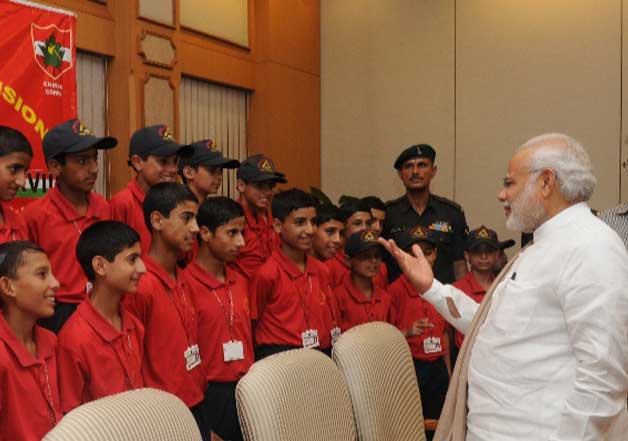 pm modi meets j&k children