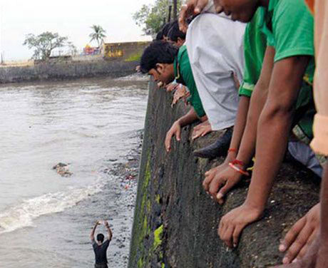 Mumbai shore Rs 1000 notes