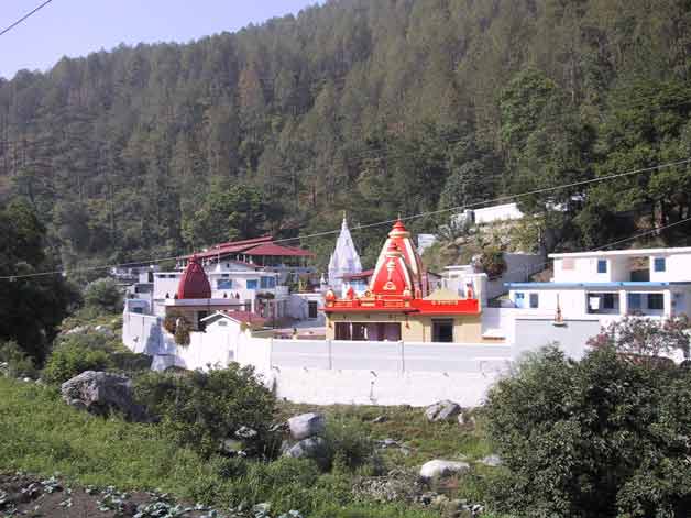 1443443099Kainchi-Ashram.jpg