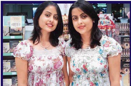 twin Lesbian sisters indian