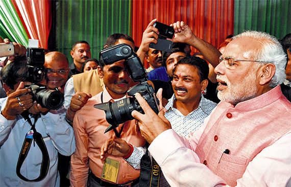 modi meets journalist