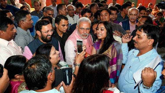 modi meets journalists