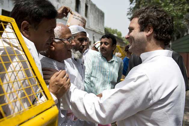Rahul Gandhi meeting farmers
