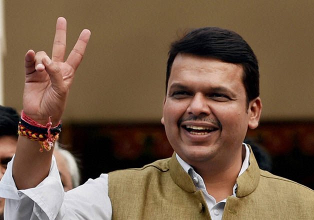 Fadnavis embarks on Israel tour from April 26 - IndiaTv8b8a49_fadnavis