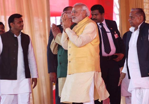 PM Modi steals the show at tilak ceremony of Mulayams.