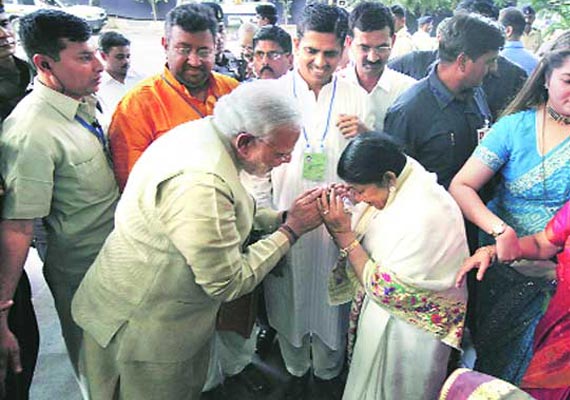 Lata Mangeshkar wants to see Narendra Modi as PM, Congress, JD-U stumped