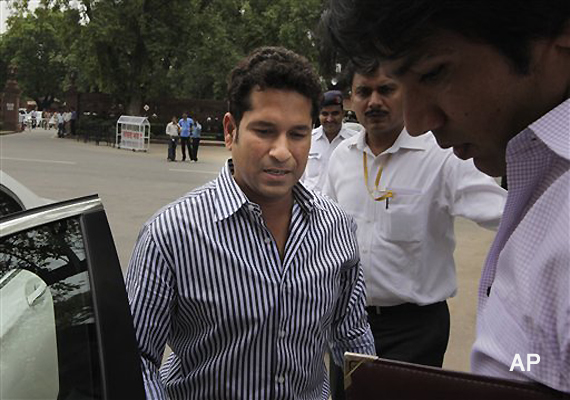 Sachin Tendulkar steals limelight in parliament