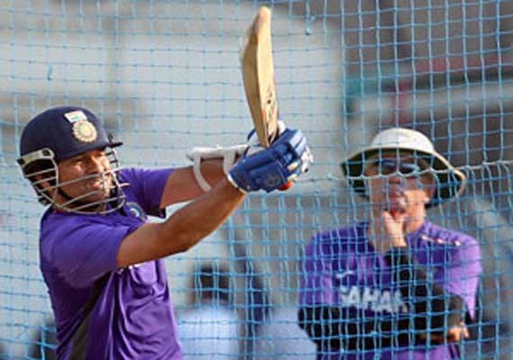 Sachin hits the nets ahead of test at Eden - 570 x 400 jpeg 30kB