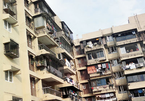 Mumbai woman found hanging in her flat