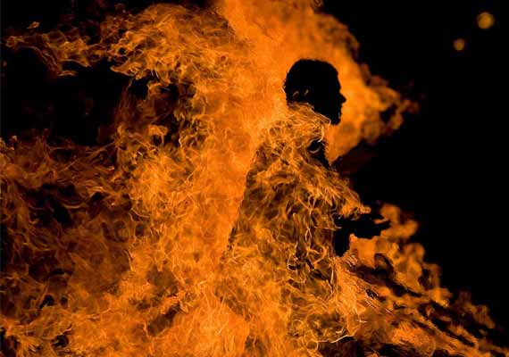 Man alive after wife's lover slits his throat, sets house on fire in Raipur