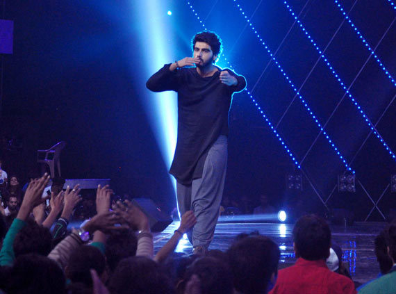 Arjun Kapoor promotes Tevar at India's Raw Star finale (view pics ...