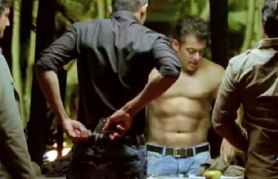 Salman Khan's fake six-pack abs video goes viral (view pics)