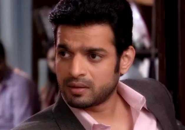 Yeh Hai Mohabbatein: Raman Bhalla spotted bribing Aditya's school principal