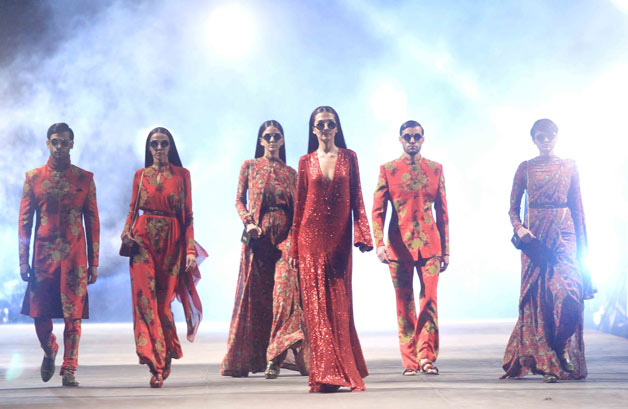 Lakme Fashion Week 2015 starts with Sabyasachi Mukherjee's show ...