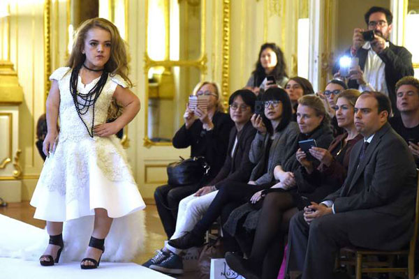 Dwarf models storm Paris Fashion Week | IndiaTV News | Lifestyle ...