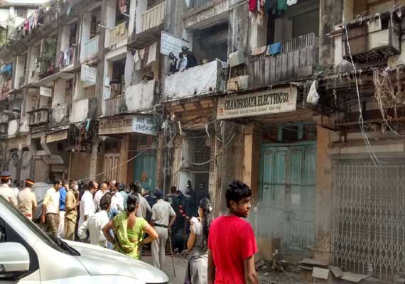 Fire guts portion of building in Kalbadevi, Mumbai – India TV